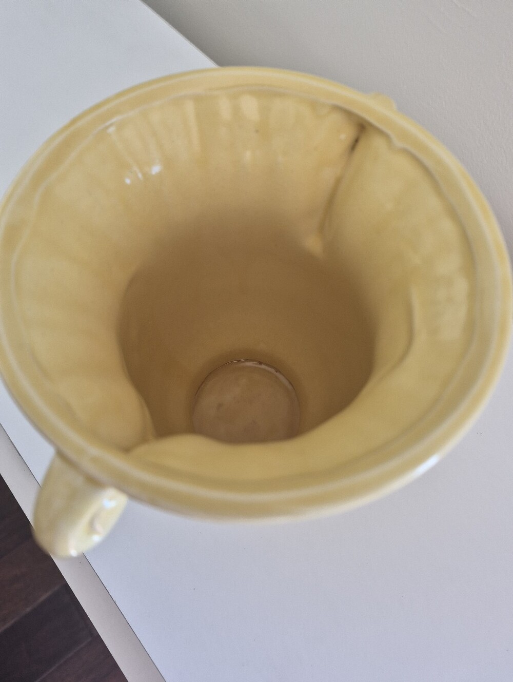 YELLOW ROSEVILLE POTTERY VASE - Picture 8 of 10